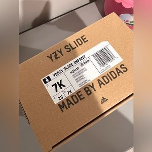 Brand New Yeezy Toddler Slides - Onyx